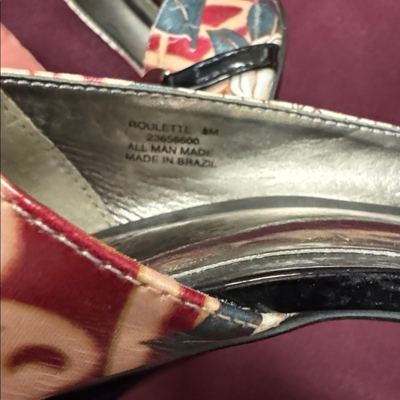 Carlos Santana Open-Toe Heels Red, Pink, Blue with Silver Buckle - Size 8 - Picture 8 of 8